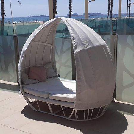 Luxury Beach Front Apartment With Pool Валенсия Екстериор снимка